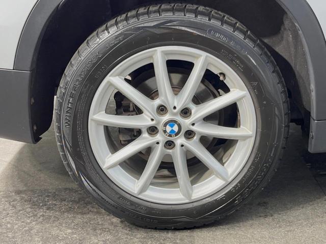 Ｘ１ ｘＤｒｉｖｅ　１８ｄ　コンフォートＰＫＧ　インテリジェントセーフティ　純正８．８インチナビ　バックカメラ　前席シートヒーター　電動リアゲート　走行モードセレクト　ダウンヒルアシスト　デュアルオートエアコン　ＥＴＣ内蔵ミラー（26枚目）