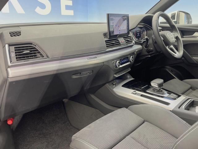 Ｑ５スポーツバック ４０ＴＤＩクワトロ　Ｓライン　Ｓライン＋ＰＫＧ　地デジＴＶチューナー　レーダークルーズコントロール　ＡｐｐｌｅＣａｒＰｌａｙ　純正ナビ　全周囲カメラ　電動リアゲート　パワーシート／シートヒーター　純正１９インチＡＷ　パドルシフト（24枚目）
