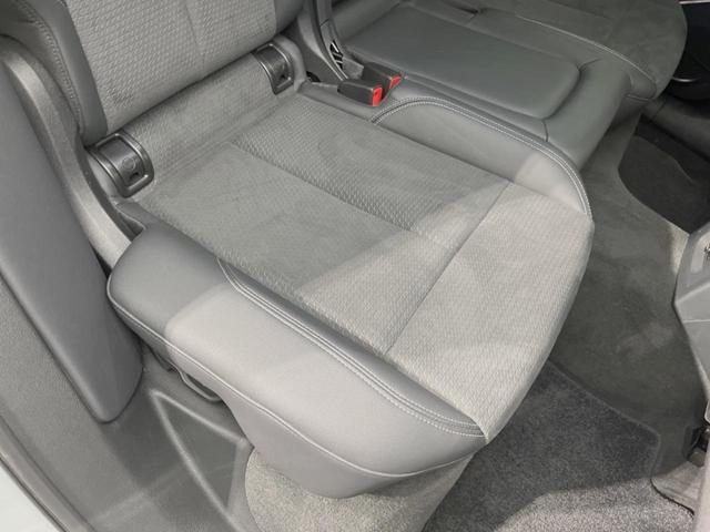 Ｑ５スポーツバック ４０ＴＤＩクワトロ　Ｓライン　Ｓライン＋ＰＫＧ　地デジＴＶチューナー　レーダークルーズコントロール　ＡｐｐｌｅＣａｒＰｌａｙ　純正ナビ　全周囲カメラ　電動リアゲート　パワーシート／シートヒーター　純正１９インチＡＷ　パドルシフト（31枚目）