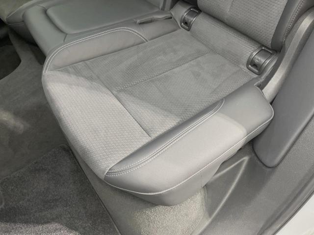 Ｑ５スポーツバック ４０ＴＤＩクワトロ　Ｓライン　Ｓライン＋ＰＫＧ　地デジＴＶチューナー　レーダークルーズコントロール　ＡｐｐｌｅＣａｒＰｌａｙ　純正ナビ　全周囲カメラ　電動リアゲート　パワーシート／シートヒーター　純正１９インチＡＷ　パドルシフト（32枚目）