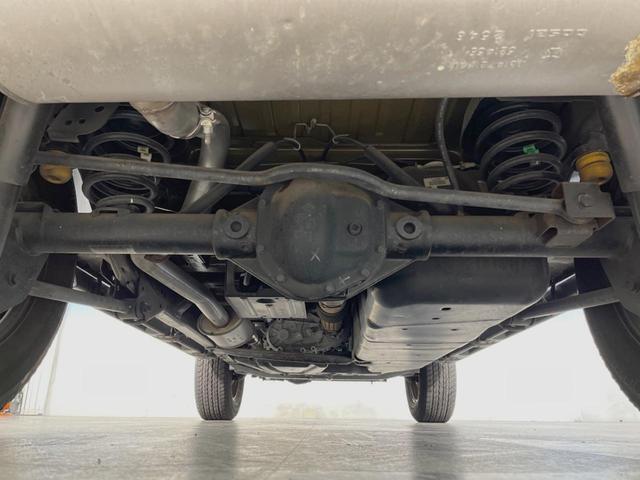 ジープ・ラングラーアンリミテッド サハラ　４ＷＤ　革シート／シートヒーター　ＡＬＰＩＮＥスピーカー　ナビ　クルーズコントロール　バック／サイドカメラ　フルセグＴＶ　Ｂｌｕｅｔｏｏｔｈ　ＣＤ／ＤＶＤ　純正１８インチＡＷ　オートライト　ＥＴＣ（37枚目）