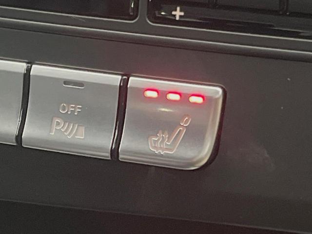 Eクラス E250 アバンギャルド ホワイトステッチ入革シート/シートヒーター レーダーセーフティPKG レーダークルーズコントロール バックカメラ 純正ナビ フルセグTV 18インチ5本スポークAMG製アルミ キーレスゴー ETC(7枚目)