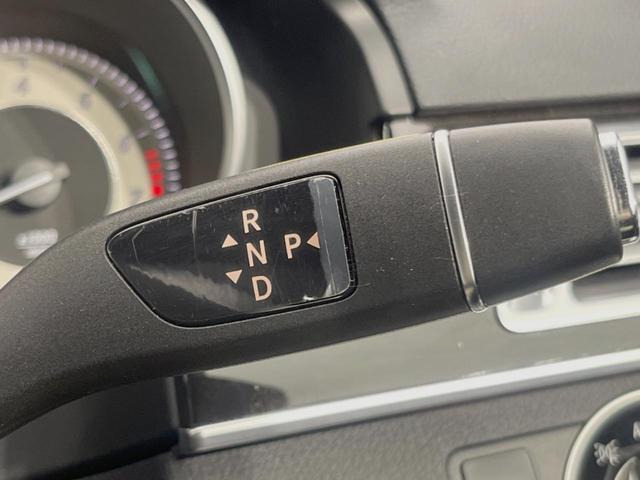 Eクラス E250 アバンギャルド ホワイトステッチ入革シート/シートヒーター レーダーセーフティPKG レーダークルーズコントロール バックカメラ 純正ナビ フルセグTV 18インチ5本スポークAMG製アルミ キーレスゴー ETC(23枚目)