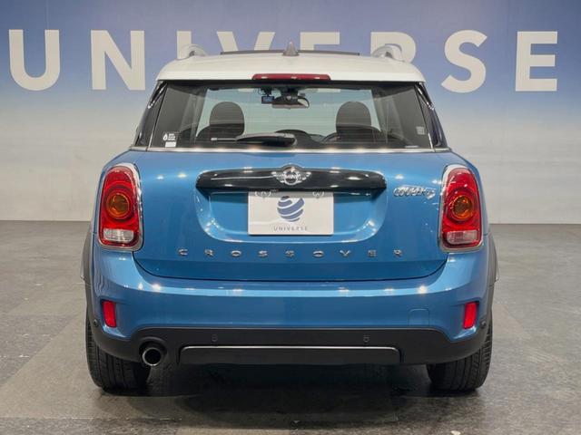 ＭＩＮＩ クーパーＤ　クロスオーバー　サンルーフ　ペッパーＰＫＧ　ＬＥＤヘッドライト／フォグランプ　アクティブクルーズコントロール　インテリジェントセーフティ　純正ナビ　バックカメラ　電動リアゲート　純正１７インチＡＷ　ミラー内蔵ＥＴＣ（13枚目）