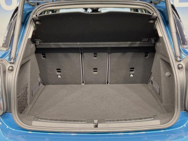 ＭＩＮＩ クーパーＤ　クロスオーバー　サンルーフ　ペッパーＰＫＧ　ＬＥＤヘッドライト／フォグランプ　アクティブクルーズコントロール　インテリジェントセーフティ　純正ナビ　バックカメラ　電動リアゲート　純正１７インチＡＷ　ミラー内蔵ＥＴＣ（19枚目）