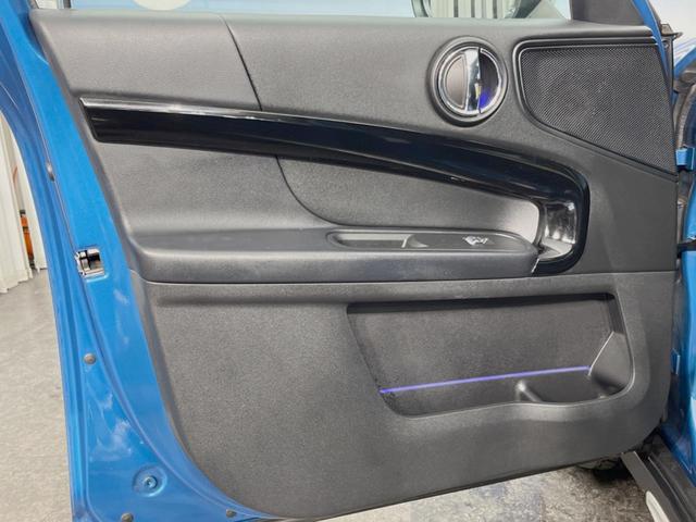 ＭＩＮＩ クーパーＤ　クロスオーバー　サンルーフ　ペッパーＰＫＧ　ＬＥＤヘッドライト／フォグランプ　アクティブクルーズコントロール　インテリジェントセーフティ　純正ナビ　バックカメラ　電動リアゲート　純正１７インチＡＷ　ミラー内蔵ＥＴＣ（25枚目）