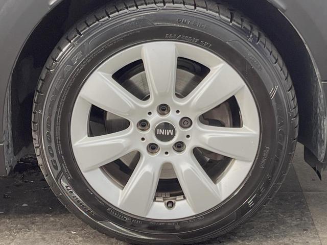 ＭＩＮＩ クーパーＤ　クロスオーバー　サンルーフ　ペッパーＰＫＧ　ＬＥＤヘッドライト／フォグランプ　アクティブクルーズコントロール　インテリジェントセーフティ　純正ナビ　バックカメラ　電動リアゲート　純正１７インチＡＷ　ミラー内蔵ＥＴＣ（33枚目）