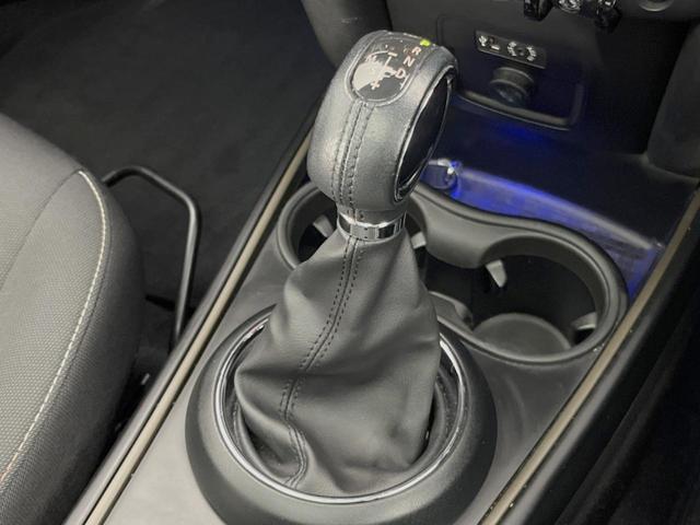 ＭＩＮＩ クーパーＤ　クロスオーバー　サンルーフ　ペッパーＰＫＧ　ＬＥＤヘッドライト／フォグランプ　アクティブクルーズコントロール　インテリジェントセーフティ　純正ナビ　バックカメラ　電動リアゲート　純正１７インチＡＷ　ミラー内蔵ＥＴＣ（47枚目）