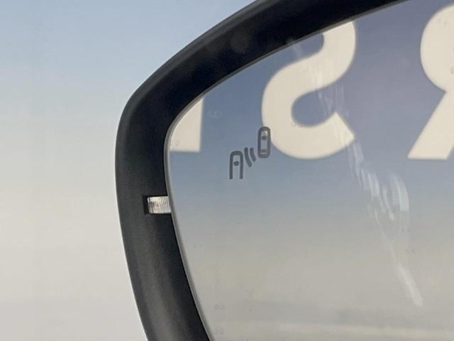 ザ・ビートル デザイン　バイキセノンヘッドライトＰＫＧ　７１６ＳＤＣＷナビＰＫＧ　フルセグＴＶ　クルーズコントロール　バックカメラ　カミングホーム／リビングホーム　純正１７インチＡＷ　ブラインドスポットモニター　オートライト（8枚目）