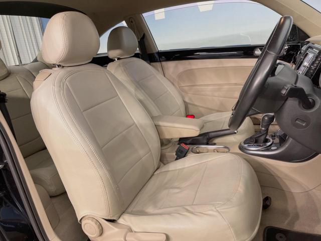 ザ・ビートル デザイン　バイキセノンヘッドライトＰＫＧ　７１６ＳＤＣＷナビＰＫＧ　フルセグＴＶ　クルーズコントロール　バックカメラ　カミングホーム／リビングホーム　純正１７インチＡＷ　ブラインドスポットモニター　オートライト（10枚目）