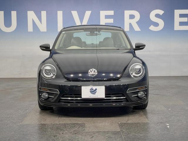 ザ・ビートル デザイン　バイキセノンヘッドライトＰＫＧ　７１６ＳＤＣＷナビＰＫＧ　フルセグＴＶ　クルーズコントロール　バックカメラ　カミングホーム／リビングホーム　純正１７インチＡＷ　ブラインドスポットモニター　オートライト（12枚目）