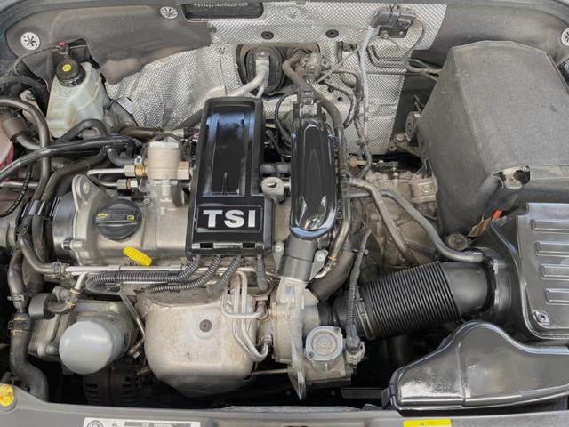 ザ・ビートル デザイン　バイキセノンヘッドライトＰＫＧ　７１６ＳＤＣＷナビＰＫＧ　フルセグＴＶ　クルーズコントロール　バックカメラ　カミングホーム／リビングホーム　純正１７インチＡＷ　ブラインドスポットモニター　オートライト（17枚目）