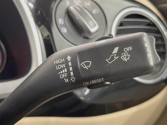 ザ・ビートル デザイン　バイキセノンヘッドライトＰＫＧ　７１６ＳＤＣＷナビＰＫＧ　フルセグＴＶ　クルーズコントロール　バックカメラ　カミングホーム／リビングホーム　純正１７インチＡＷ　ブラインドスポットモニター　オートライト（29枚目）