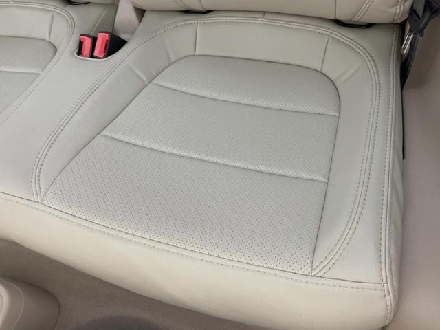 ザ・ビートル デザイン　バイキセノンヘッドライトＰＫＧ　７１６ＳＤＣＷナビＰＫＧ　フルセグＴＶ　クルーズコントロール　バックカメラ　カミングホーム／リビングホーム　純正１７インチＡＷ　ブラインドスポットモニター　オートライト（37枚目）