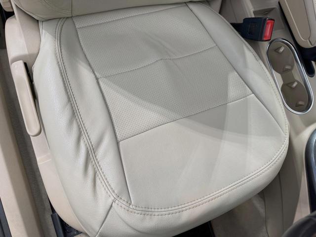 ザ・ビートル デザイン　バイキセノンヘッドライトＰＫＧ　７１６ＳＤＣＷナビＰＫＧ　フルセグＴＶ　クルーズコントロール　バックカメラ　カミングホーム／リビングホーム　純正１７インチＡＷ　ブラインドスポットモニター　オートライト（38枚目）