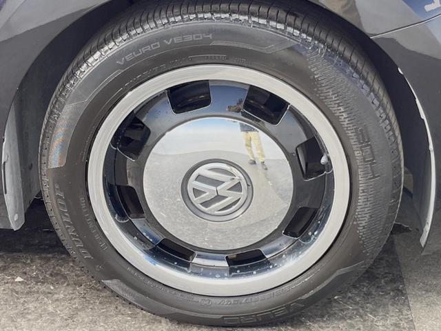 ザ・ビートル デザイン　バイキセノンヘッドライトＰＫＧ　７１６ＳＤＣＷナビＰＫＧ　フルセグＴＶ　クルーズコントロール　バックカメラ　カミングホーム／リビングホーム　純正１７インチＡＷ　ブラインドスポットモニター　オートライト（41枚目）