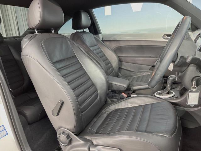 ザ・ビートル デザインレザーパッケージ クルーズコントロール パークディスタンスコントロール カミングホーム/リビングホーム ナビ フルセグTV 前席シートヒーター/ブラック革シート HIDヘッドライト 純正17インチAW パドルシフト(10枚目)