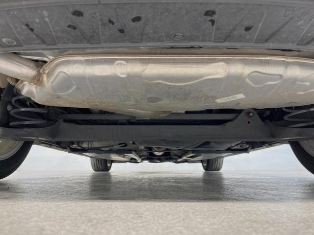 ザ・ビートル デザインレザーパッケージ クルーズコントロール パークディスタンスコントロール カミングホーム/リビングホーム ナビ フルセグTV 前席シートヒーター/ブラック革シート HIDヘッドライト 純正17インチAW パドルシフト(21枚目)