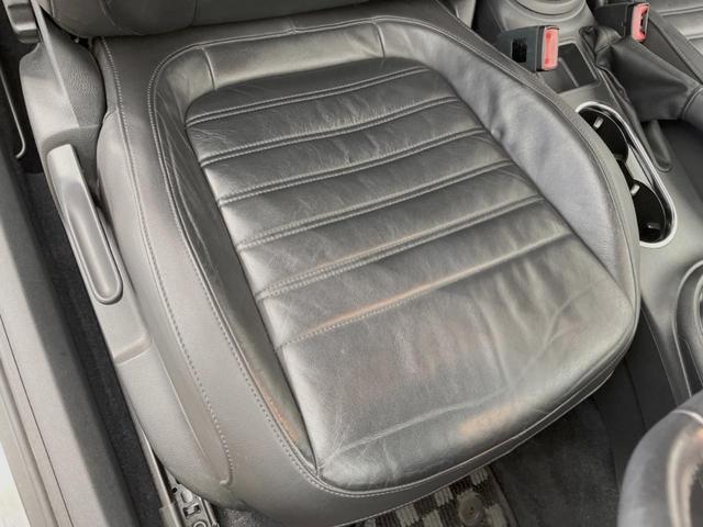 ザ・ビートル デザインレザーパッケージ クルーズコントロール パークディスタンスコントロール カミングホーム/リビングホーム ナビ フルセグTV 前席シートヒーター/ブラック革シート HIDヘッドライト 純正17インチAW パドルシフト(40枚目)