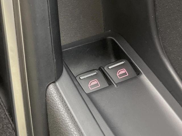 ザ・ビートル デザインレザーパッケージ クルーズコントロール パークディスタンスコントロール カミングホーム/リビングホーム ナビ フルセグTV 前席シートヒーター/ブラック革シート HIDヘッドライト 純正17インチAW パドルシフト(42枚目)