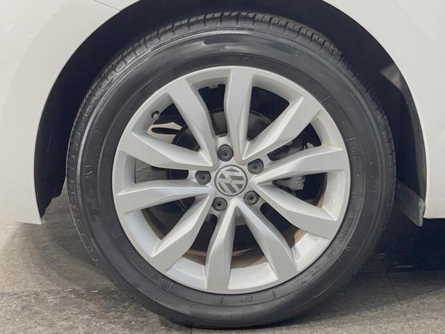 ザ・ビートル デザインレザーパッケージ クルーズコントロール パークディスタンスコントロール カミングホーム/リビングホーム ナビ フルセグTV 前席シートヒーター/ブラック革シート HIDヘッドライト 純正17インチAW パドルシフト(43枚目)