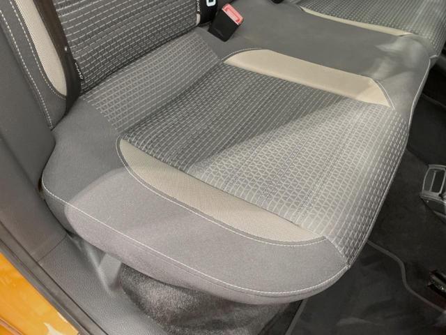 ポロ クロスポロ　アダプティブクルーズコントロール　ＨＩＤヘッドランプＰＫＧ　７１６ＳＤＣＷＰＫＧ　バックカメラ　ＣＤ／ＤＶＤ再生　フルセグＴＶ　純正１７インチＡＷ　オートエアコン　衝突被害軽減ブレーキ　キーレス（27枚目）