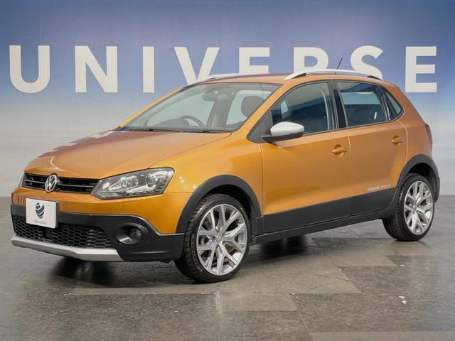 ポロ クロスポロ　アダプティブクルーズコントロール　ＨＩＤヘッドランプＰＫＧ　７１６ＳＤＣＷＰＫＧ　バックカメラ　ＣＤ／ＤＶＤ再生　フルセグＴＶ　純正１７インチＡＷ　オートエアコン　衝突被害軽減ブレーキ　キーレス（46枚目）