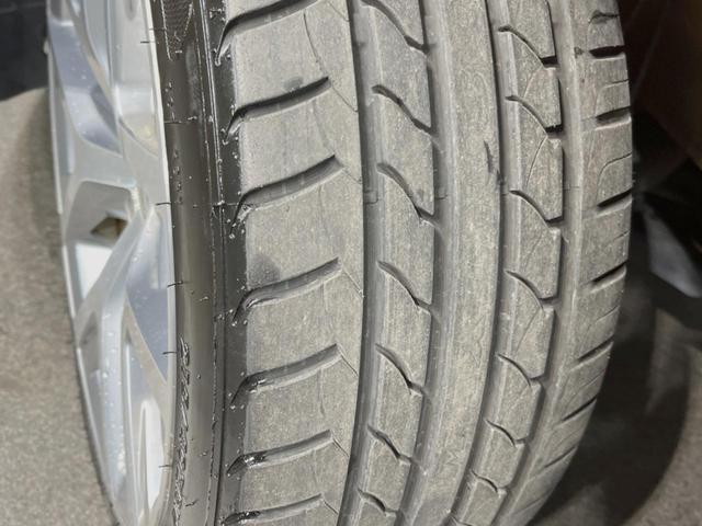 ポロ クロスポロ　アダプティブクルーズコントロール　ＨＩＤヘッドランプＰＫＧ　７１６ＳＤＣＷＰＫＧ　バックカメラ　ＣＤ／ＤＶＤ再生　フルセグＴＶ　純正１７インチＡＷ　オートエアコン　衝突被害軽減ブレーキ　キーレス（50枚目）