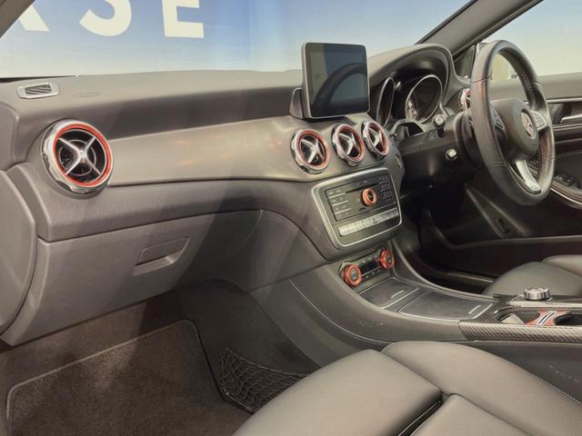 ＧＬＡクラス ＧＬＡ２２０　４マチック　パノラミックスライディングルーフ　レーダーセーフティＰＫＧ　プレミアムＰＫＧ　ｈａｒｍａｎ／ｋａｒｄｏｎサウンド　前席シートヒーター／パワーシート　純正ナビ　フルセグＴＶ　バックカメラ　電動リアゲート（21枚目）
