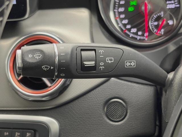 ＧＬＡクラス ＧＬＡ２２０　４マチック　パノラミックスライディングルーフ　レーダーセーフティＰＫＧ　プレミアムＰＫＧ　ｈａｒｍａｎ／ｋａｒｄｏｎサウンド　前席シートヒーター／パワーシート　純正ナビ　フルセグＴＶ　バックカメラ　電動リアゲート（22枚目）