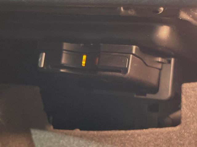 ＧＬＡクラス ＧＬＡ２２０　４マチック　パノラミックスライディングルーフ　レーダーセーフティＰＫＧ　プレミアムＰＫＧ　ｈａｒｍａｎ／ｋａｒｄｏｎサウンド　前席シートヒーター／パワーシート　純正ナビ　フルセグＴＶ　バックカメラ　電動リアゲート（50枚目）