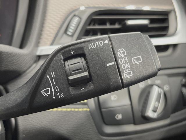 Ｘ２ ｘＤｒｉｖｅ　２０ｉ　ＭスポーツＸ　アドバンスドアクティブセーフティＰＫＧ　ドライビングアシスト　アクティブクルーズコントロール　純正ナビ　バックカメラ　パワーバックドア　前席シートヒーター　純正１９インチ５本Ｙ字スポークＡＷ　ＥＴＣ（24枚目）
