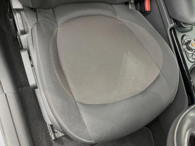 MINI クーパーD クラブマン ペッパーPKG LEDヘッドライト アクティブクルーズコントロール インテリジェントセーフティ 純正ナビ バックカメラ Bluetooth 純正17インチAW コンフォートアクセス オートエアコン(25枚目)