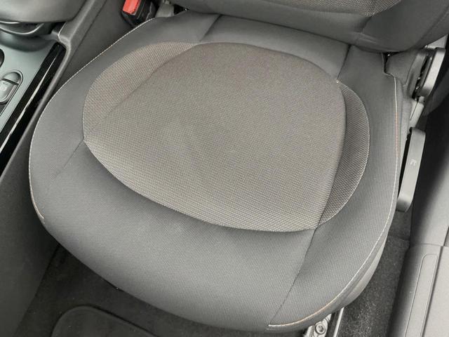 MINI クーパーD クラブマン ペッパーPKG LEDヘッドライト アクティブクルーズコントロール インテリジェントセーフティ 純正ナビ バックカメラ Bluetooth 純正17インチAW コンフォートアクセス オートエアコン(26枚目)