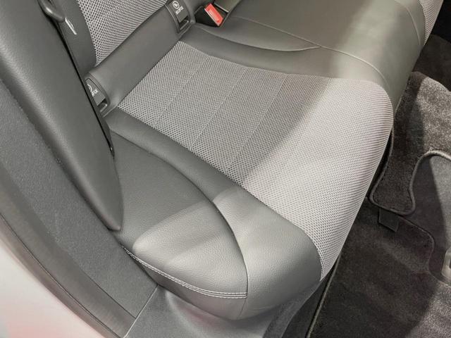 Ｃクラス Ｃ２２０ｄ　ローレウスエディション　レーダーセーフティＰＫＧ　純正ナビ　コックピットディスプレイ　バックカメラ　フルセグＴＶ　半革シート　前席シートヒーター／パワーシート　ＬＥＤヘッドランプ／ハイビームアシスト　パドルシフト　ＥＴＣ（32枚目）