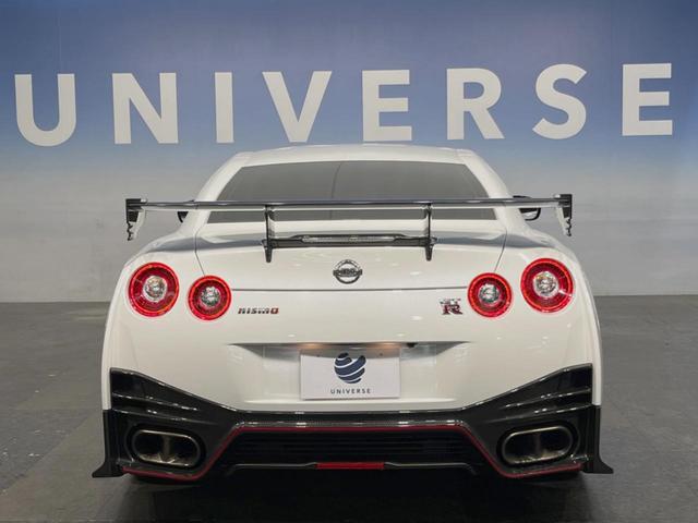 ＧＴ－Ｒ ニスモ　４ＷＤ　ＢＯＳＥサウンドシステム　ドライカーボン製トランクリッド　ＲＡＹＳ製２０インチアルミ　ＲＥＣＡＲＯ製ＮＩＳＭＯロゴ入シート　クルコン　純正ナビ　バックカメラ　エンドレス製ブレーキローター（13枚目）