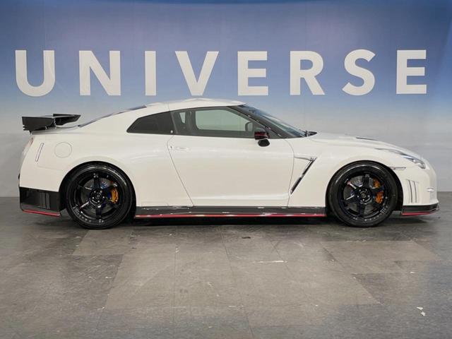 ＧＴ－Ｒ ニスモ　４ＷＤ　ＢＯＳＥサウンドシステム　ドライカーボン製トランクリッド　ＲＡＹＳ製２０インチアルミ　ＲＥＣＡＲＯ製ＮＩＳＭＯロゴ入シート　クルコン　純正ナビ　バックカメラ　エンドレス製ブレーキローター（16枚目）