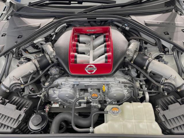 ＧＴ－Ｒ ニスモ　４ＷＤ　ＢＯＳＥサウンドシステム　ドライカーボン製トランクリッド　ＲＡＹＳ製２０インチアルミ　ＲＥＣＡＲＯ製ＮＩＳＭＯロゴ入シート　クルコン　純正ナビ　バックカメラ　エンドレス製ブレーキローター（17枚目）