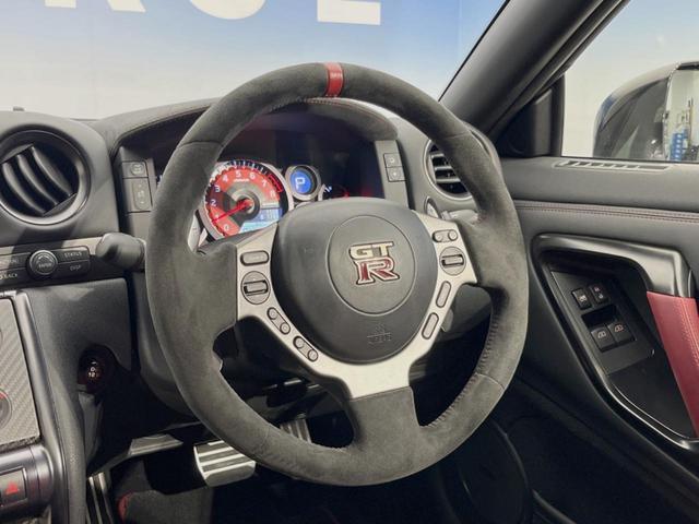 ＧＴ－Ｒ ニスモ　４ＷＤ　ＢＯＳＥサウンドシステム　ドライカーボン製トランクリッド　ＲＡＹＳ製２０インチアルミ　ＲＥＣＡＲＯ製ＮＩＳＭＯロゴ入シート　クルコン　純正ナビ　バックカメラ　エンドレス製ブレーキローター（20枚目）