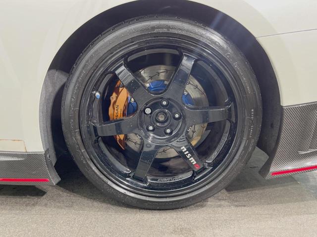ＧＴ－Ｒ ニスモ　４ＷＤ　ＢＯＳＥサウンドシステム　ドライカーボン製トランクリッド　ＲＡＹＳ製２０インチアルミ　ＲＥＣＡＲＯ製ＮＩＳＭＯロゴ入シート　クルコン　純正ナビ　バックカメラ　エンドレス製ブレーキローター（32枚目）