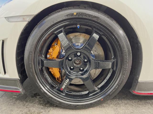 ＧＴ－Ｒ ニスモ　４ＷＤ　ＢＯＳＥサウンドシステム　ドライカーボン製トランクリッド　ＲＡＹＳ製２０インチアルミ　ＲＥＣＡＲＯ製ＮＩＳＭＯロゴ入シート　クルコン　純正ナビ　バックカメラ　エンドレス製ブレーキローター（33枚目）