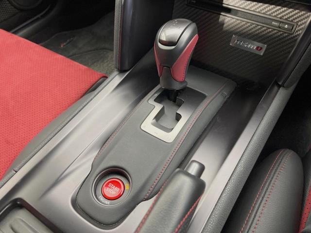ＧＴ－Ｒ ニスモ　４ＷＤ　ＢＯＳＥサウンドシステム　ドライカーボン製トランクリッド　ＲＡＹＳ製２０インチアルミ　ＲＥＣＡＲＯ製ＮＩＳＭＯロゴ入シート　クルコン　純正ナビ　バックカメラ　エンドレス製ブレーキローター（42枚目）