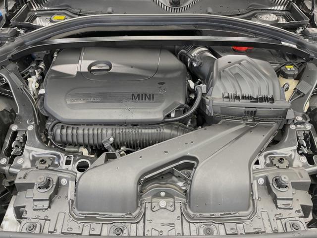 ＭＩＮＩ ジョンクーパーワークス　クラブマン　ＪＣＷ・トリム　ジョンクーパーワークストリムＰＫＧ　４ＷＤ　クルーズコントロール　インテリジェントセーフティ　ヘッドアップディスプレイ　ＡｐｐｌｅＣａｒＰｌａｙ　バックカメラ　前席シートヒーター　ＬＥＤライト（20枚目）