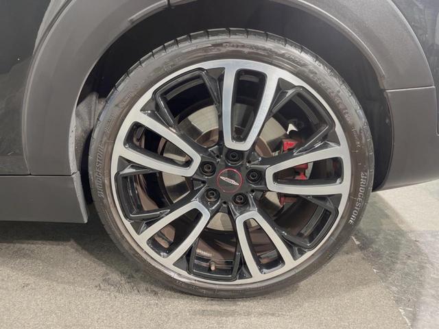 ＭＩＮＩ ジョンクーパーワークス　クラブマン　ＪＣＷ・トリム　ジョンクーパーワークストリムＰＫＧ　４ＷＤ　クルーズコントロール　インテリジェントセーフティ　ヘッドアップディスプレイ　ＡｐｐｌｅＣａｒＰｌａｙ　バックカメラ　前席シートヒーター　ＬＥＤライト（24枚目）