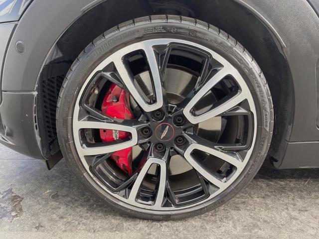 ＭＩＮＩ ジョンクーパーワークス　クラブマン　ＪＣＷ・トリム　ジョンクーパーワークストリムＰＫＧ　４ＷＤ　クルーズコントロール　インテリジェントセーフティ　ヘッドアップディスプレイ　ＡｐｐｌｅＣａｒＰｌａｙ　バックカメラ　前席シートヒーター　ＬＥＤライト（25枚目）