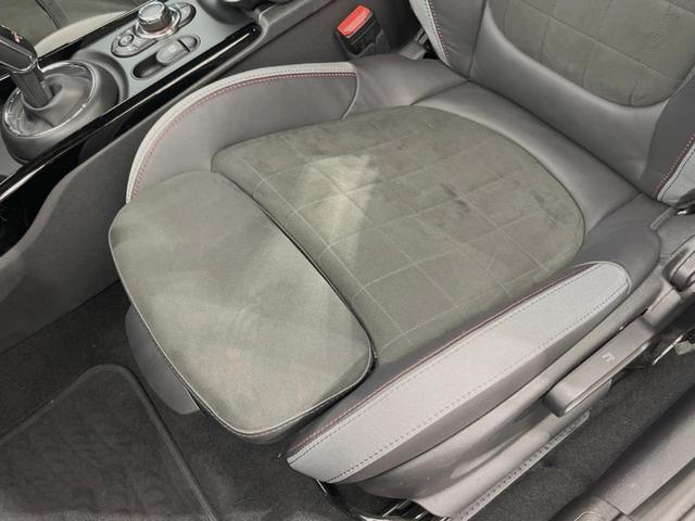 ＭＩＮＩ ジョンクーパーワークス　クラブマン　ＪＣＷ・トリム　ジョンクーパーワークストリムＰＫＧ　４ＷＤ　クルーズコントロール　インテリジェントセーフティ　ヘッドアップディスプレイ　ＡｐｐｌｅＣａｒＰｌａｙ　バックカメラ　前席シートヒーター　ＬＥＤライト（32枚目）