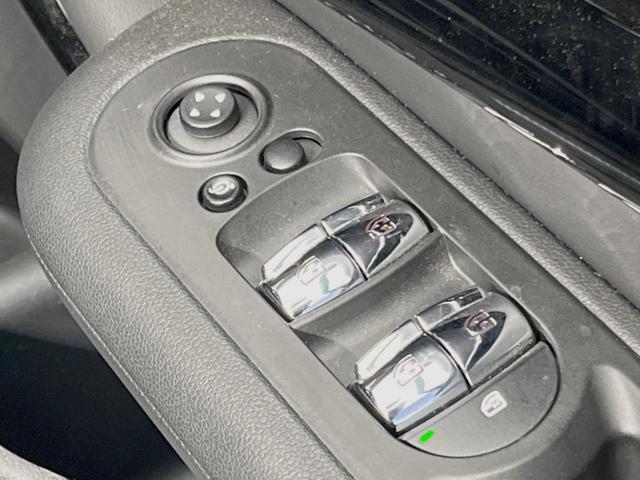 ＭＩＮＩ ジョンクーパーワークス　クラブマン　ＪＣＷ・トリム　ジョンクーパーワークストリムＰＫＧ　４ＷＤ　クルーズコントロール　インテリジェントセーフティ　ヘッドアップディスプレイ　ＡｐｐｌｅＣａｒＰｌａｙ　バックカメラ　前席シートヒーター　ＬＥＤライト（35枚目）