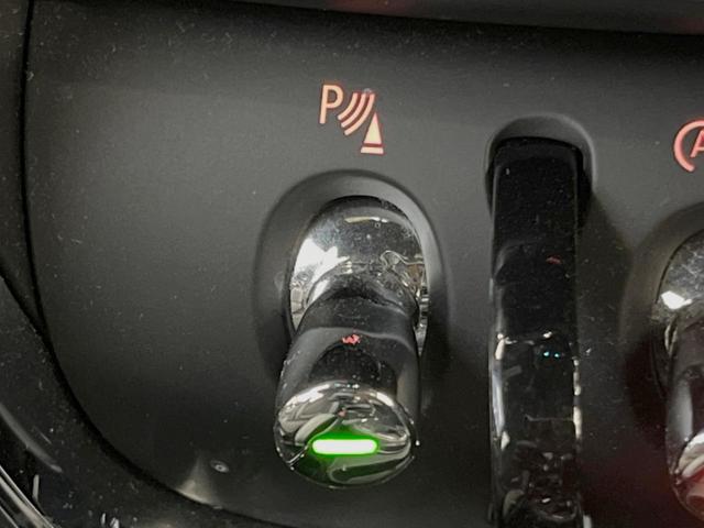 ＭＩＮＩ ジョンクーパーワークス　クラブマン　ＪＣＷ・トリム　ジョンクーパーワークストリムＰＫＧ　４ＷＤ　クルーズコントロール　インテリジェントセーフティ　ヘッドアップディスプレイ　ＡｐｐｌｅＣａｒＰｌａｙ　バックカメラ　前席シートヒーター　ＬＥＤライト（59枚目）