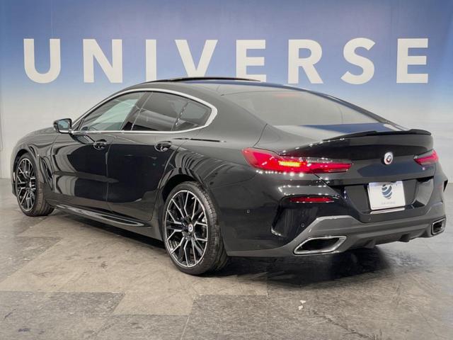 ８シリーズ ８４０ｉ　グランクーペ　エクスクルーシブ　Ｍスポーツ　パノラマサンルーフ　アクティブクルーズコントロール　３６０°カメラ　レーザーライト　１２．３インチナビ　ｈａｒｍａｎ／ｋａｒｄｏｎサウンド　茶／黒革シート　全席シートヒーター　前席ベンチレーション（17枚目）