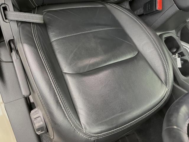 ジープ・ラングラーアンリミテッド リミテッドＥＤウィズサンライダフリップＴフォーハドＴ　サンライダーフリップトップ　４ＷＤ　レーダークルーズコントロール　黒革シート　純正ナビ　フルセグＴＶ　Ｂｌｕｅｔｏｏｔｈ　バックカメラ　前席シートヒーター　ハンドルヒーター　ＬＥＤヘッドライト　禁煙車（26枚目）